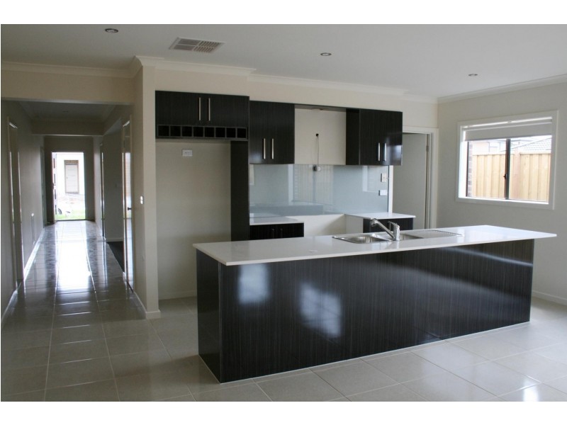 255 Alpini Parade, Sunshine West VIC 3020