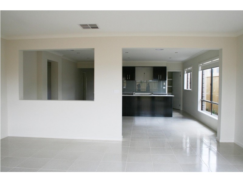 256 Alpini Parade, Sunshine West VIC 3020