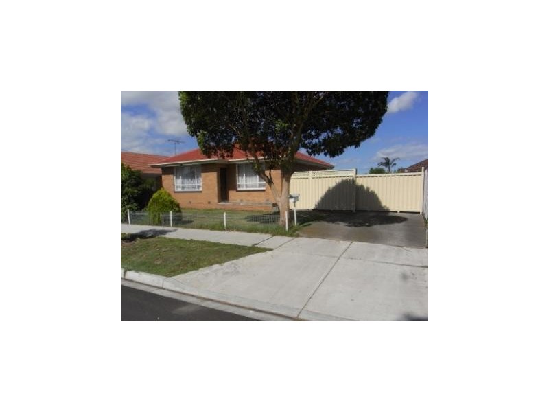 42 Ford Avenue, Sunshine North VIC 3020