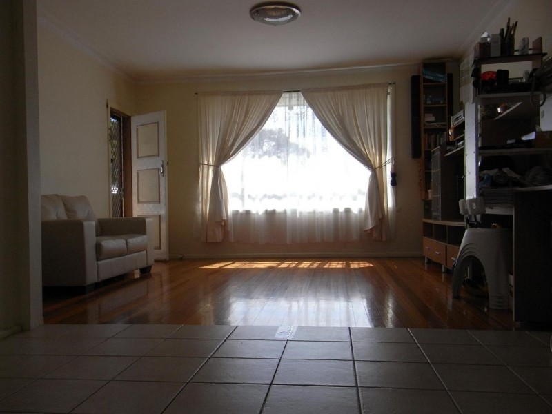 42 Ford Avenue, Sunshine North VIC 3020