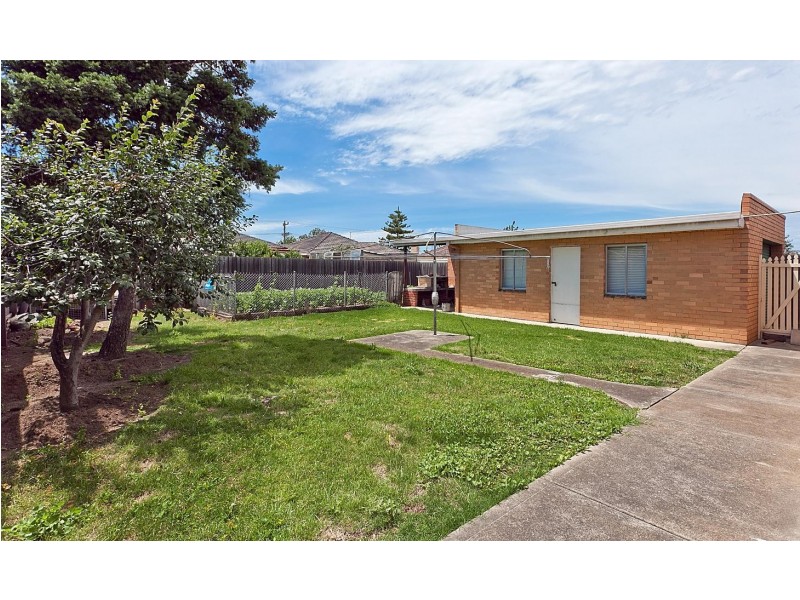 12 Orford Street, St Albans VIC 3021