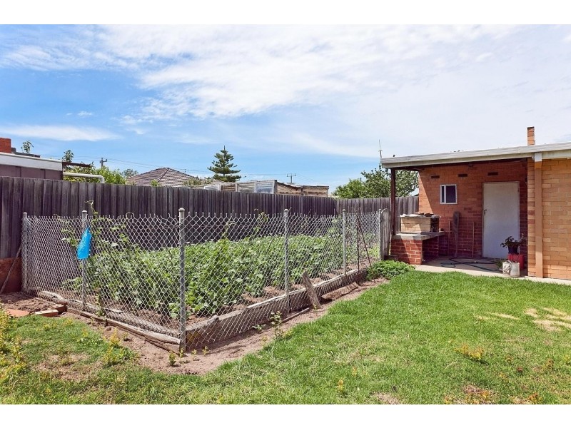 12 Orford Street, St Albans VIC 3021