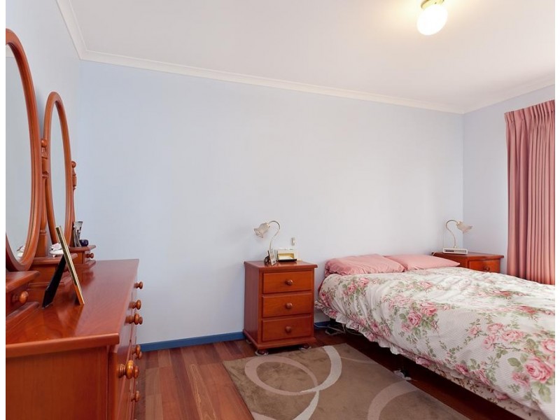 1/27 Coleridge Drive, Delahey VIC 3037