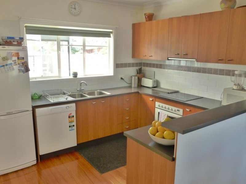 44 Rhodes Street, St Albans VIC 3021