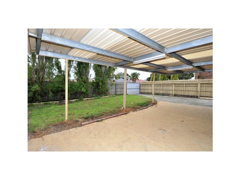 2 Balmoral Close, Kings Park VIC 3021