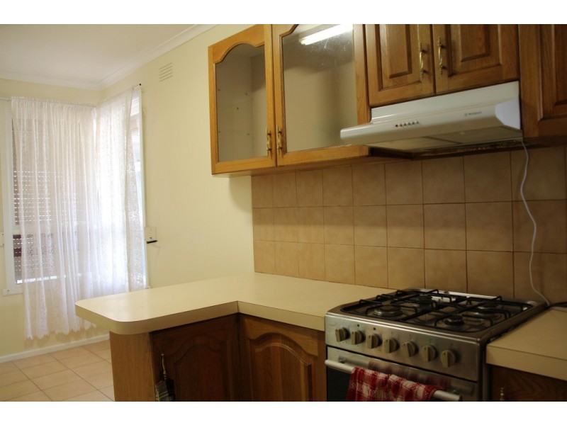 28 Thorndon Drive, St Albans VIC 3021