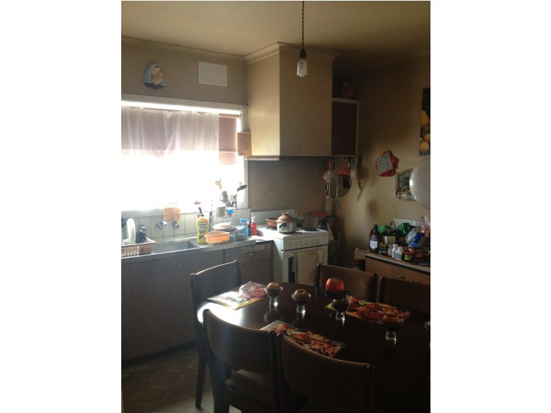 148 Main Road East, St Albans VIC 3021