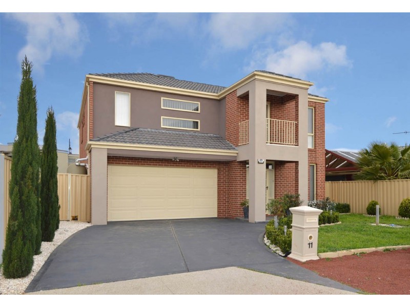 11 Catani Mews, Caroline Springs VIC 3023