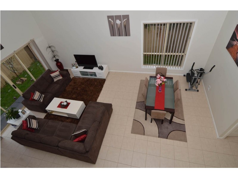 11 Catani Mews, Caroline Springs VIC 3023