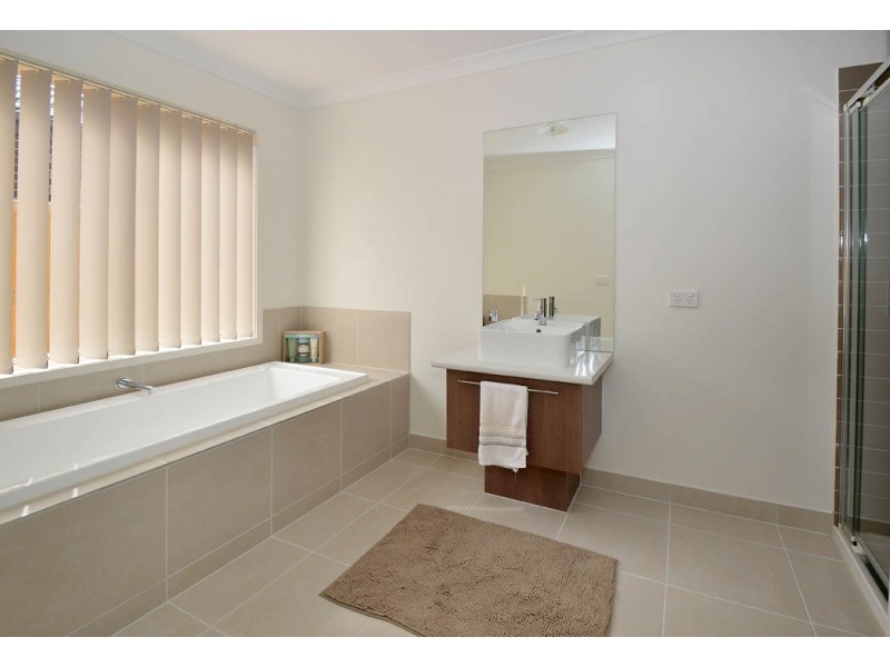 78 Tristania Drive, Point Cook VIC 3030