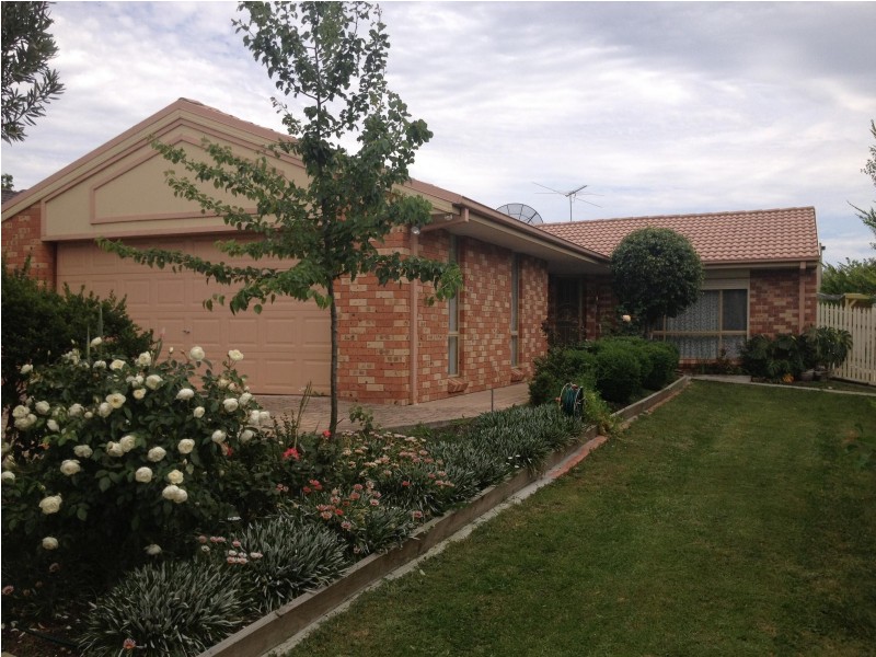 16 Ruthven Close, Hillside VIC 3037