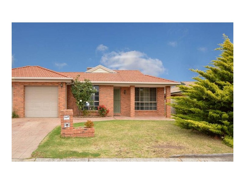 2/43 Roseberry Avenue, Keilor Downs VIC 3038