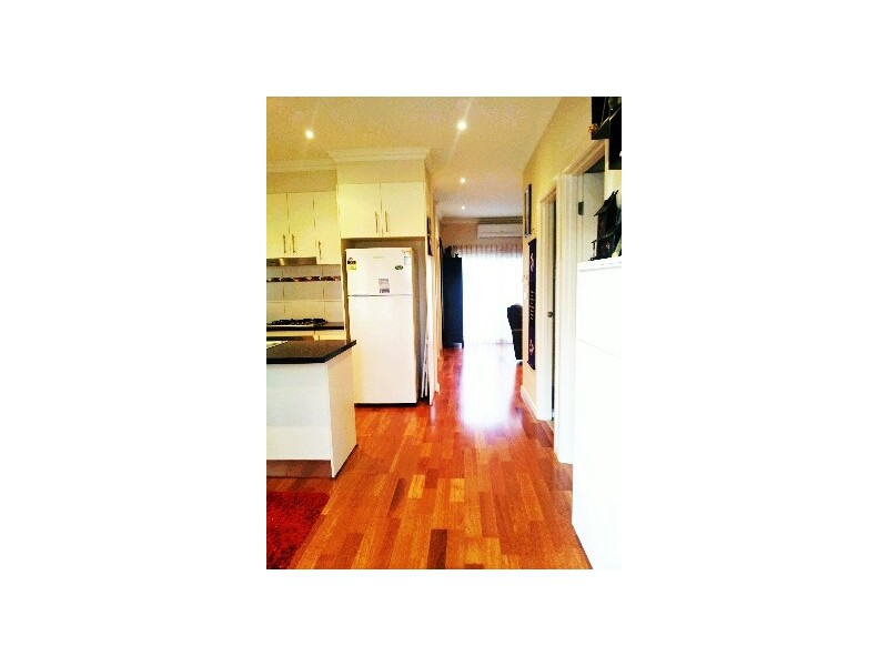 1/64 George Street, St Albans VIC 3021