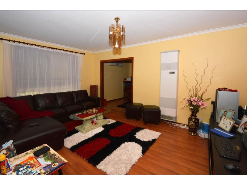 2/32 Cleveland Street, St Albans VIC 3021