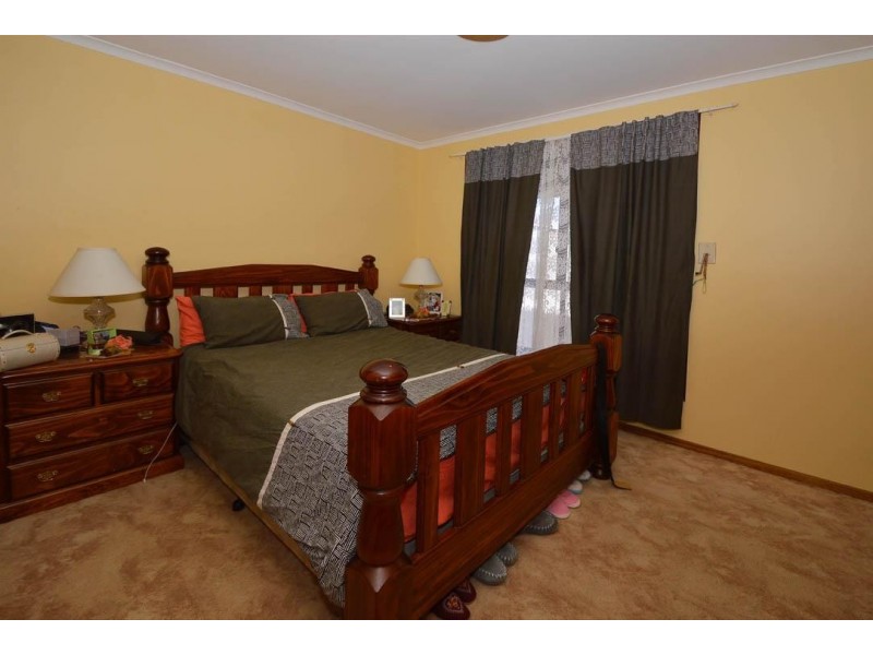 2/32 Cleveland Street, St Albans VIC 3021