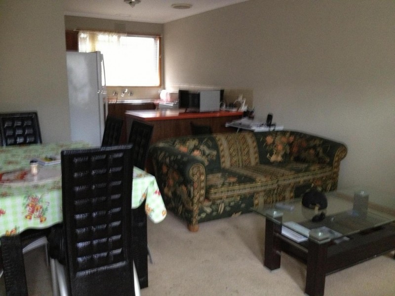 2/12 Elizabeth Street, St Albans VIC 3021