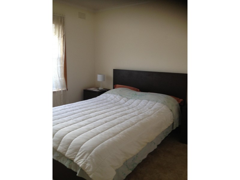 2/12 Elizabeth Street, St Albans VIC 3021