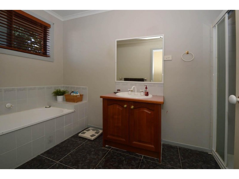18 Kiev Walk, Delahey VIC 3037