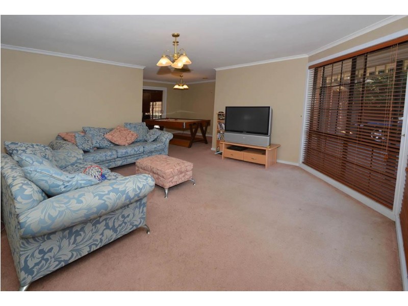 18 Kiev Walk, Delahey VIC 3037