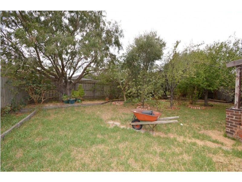 14 Glenrosa Court, St Albans VIC 3021