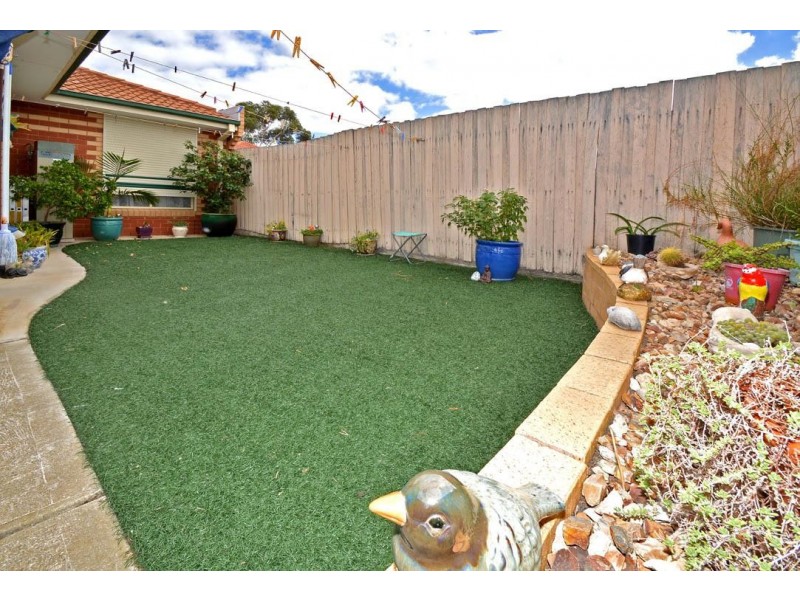 6 Milton Avenue, St Albans VIC 3021