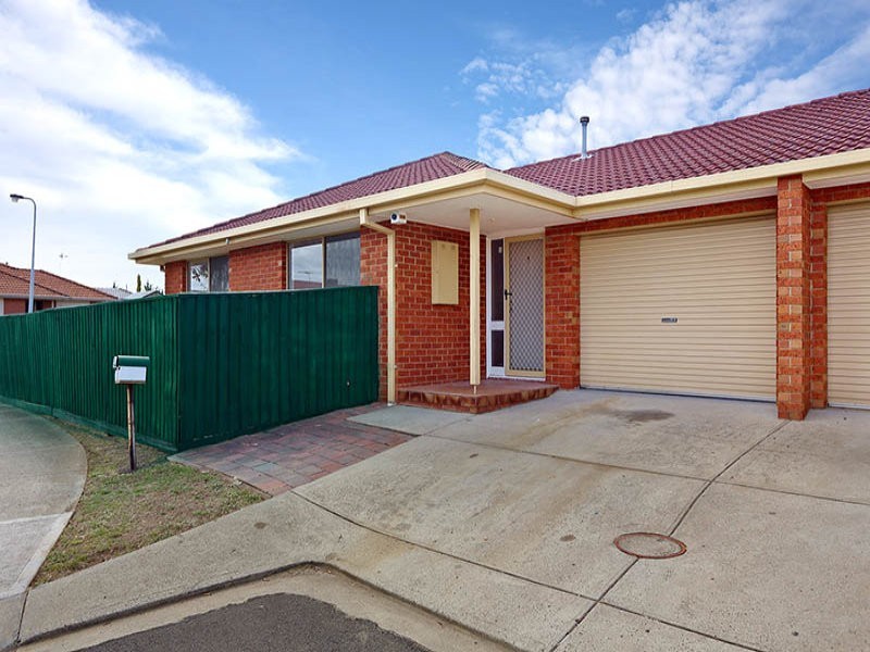 1-8 Gunya Mews St, St Albans VIC 3021