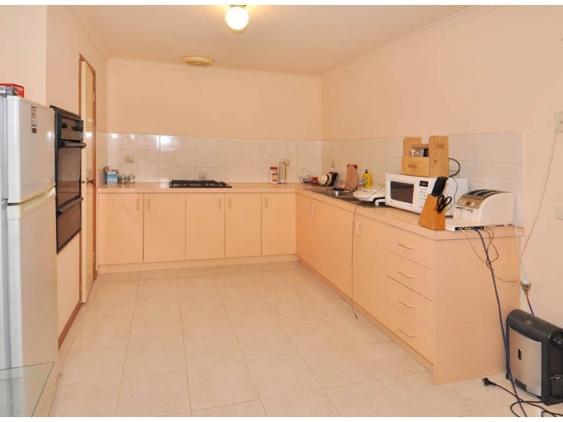 19 Flint Cres, Delahey VIC 3037