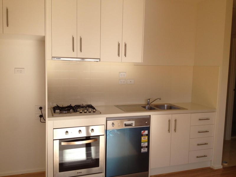 4/23 Pickett St, Footscray VIC 3011