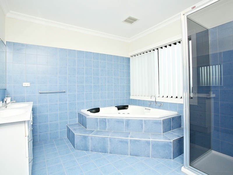 28 Jackson Circuit, Albanvale VIC 3021