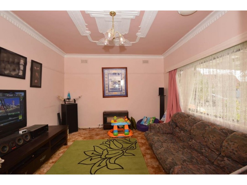 4 Perry St, St Albans VIC 3021