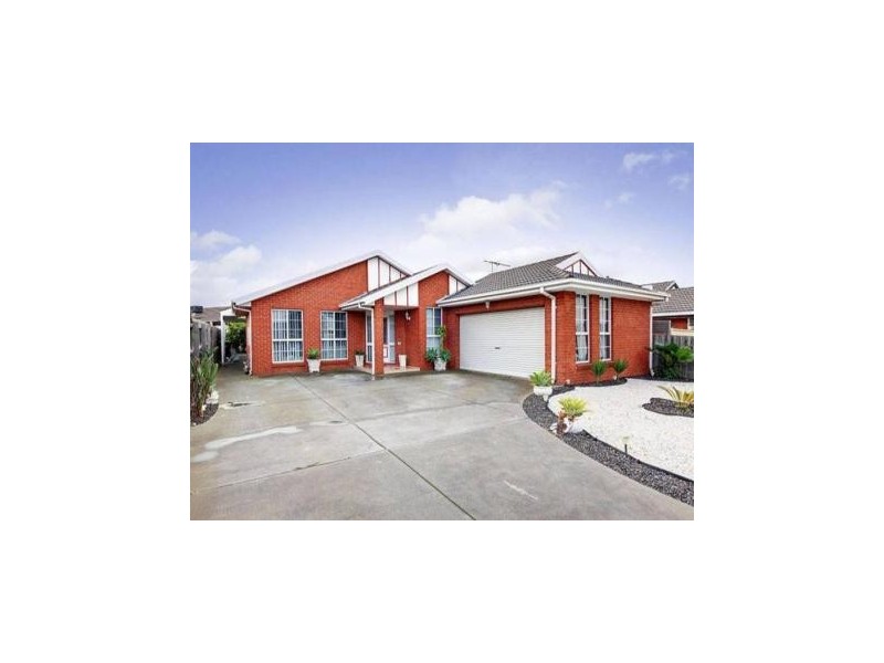 2 Oarsome Drive, Delahey VIC 3037