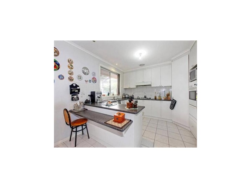 2 Oarsome Drive, Delahey VIC 3037