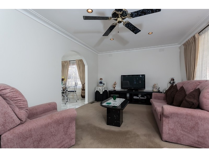 74 Leonard Avenue, St Albans VIC 3021