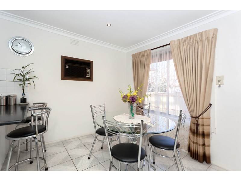 74 Leonard Avenue, St Albans VIC 3021