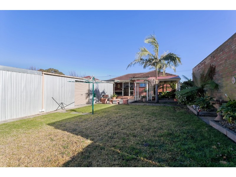 74 Leonard Avenue, St Albans VIC 3021