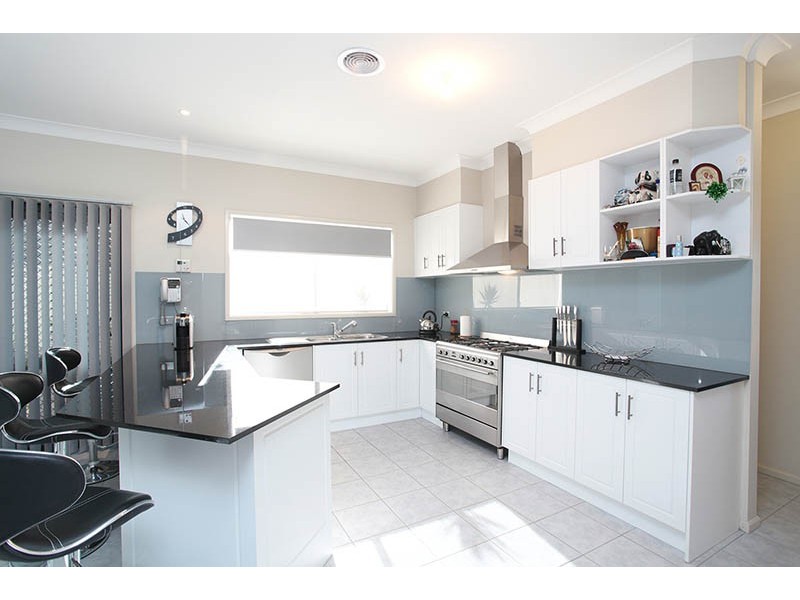 61 Waterview Lane, Cairnlea VIC 3023