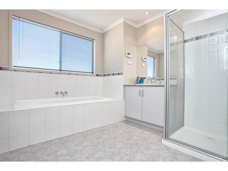 61 Waterview Lane, Cairnlea VIC 3023