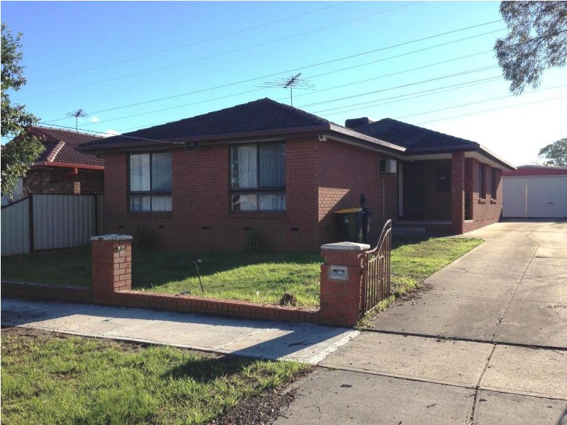 35 Leighton Cres, Deer Park VIC 3023