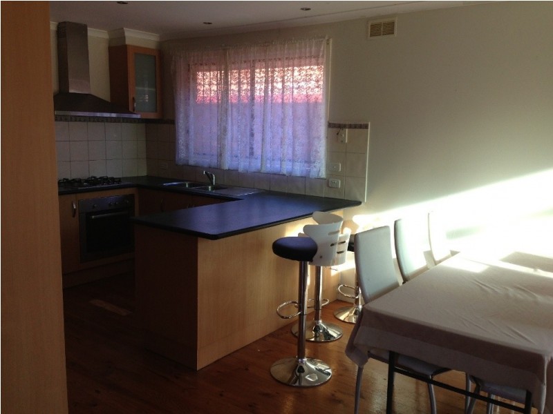 35 Leighton Cres, Deer Park VIC 3023