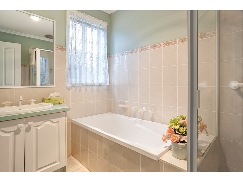 11 Wood Grove, Burnside VIC 3023