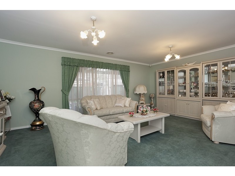 11 Wood Grove, Burnside VIC 3023