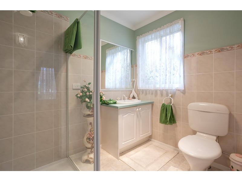 11 Wood Grove, Burnside VIC 3023