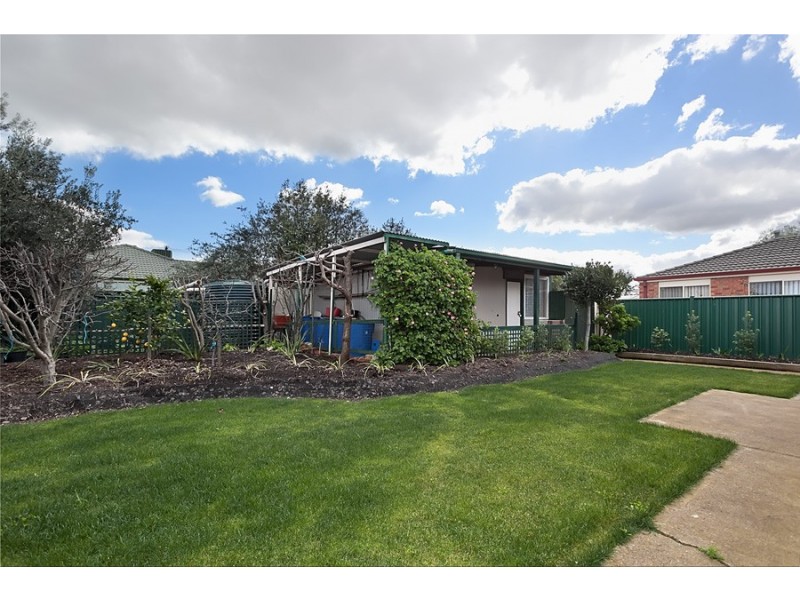11 Wood Grove, Burnside VIC 3023