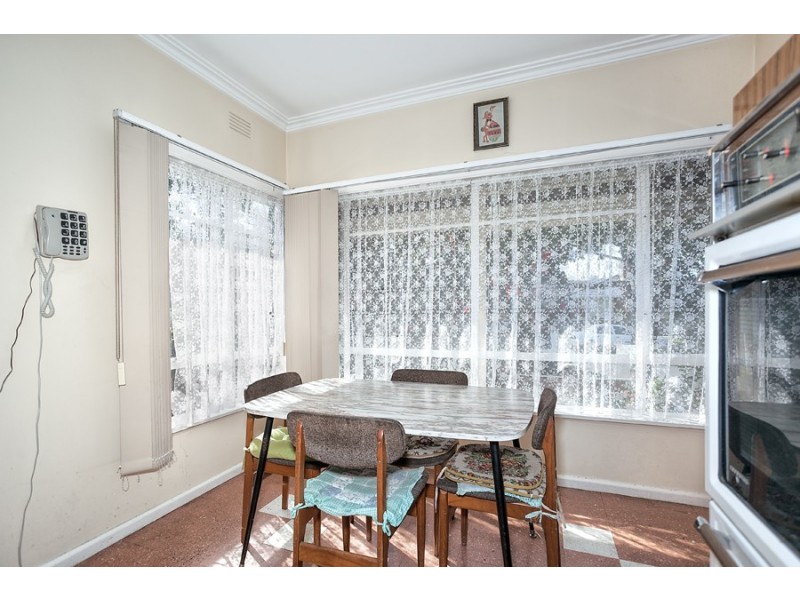 1 Alexandra Avenue, Sunshine VIC 3020