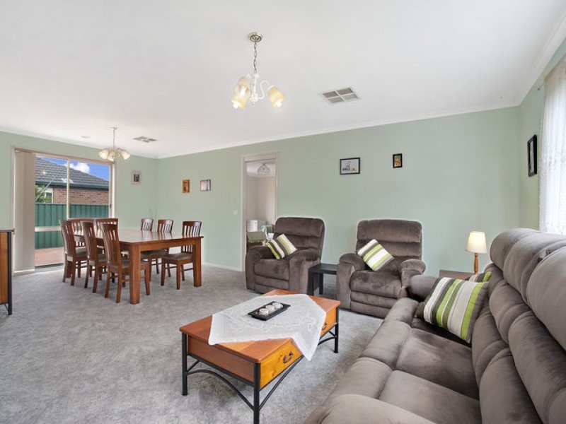 13 Wood Grove, Burnside VIC 3023