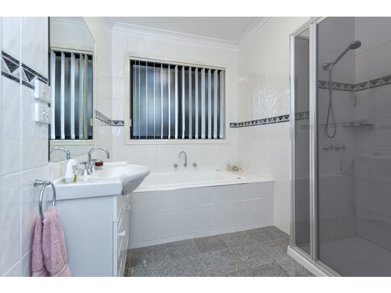 4 Billabong Court, Burnside VIC 3023