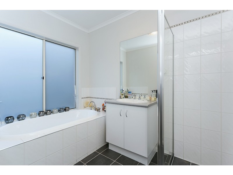 29 Chesterfield Road, Cairnlea VIC 3023