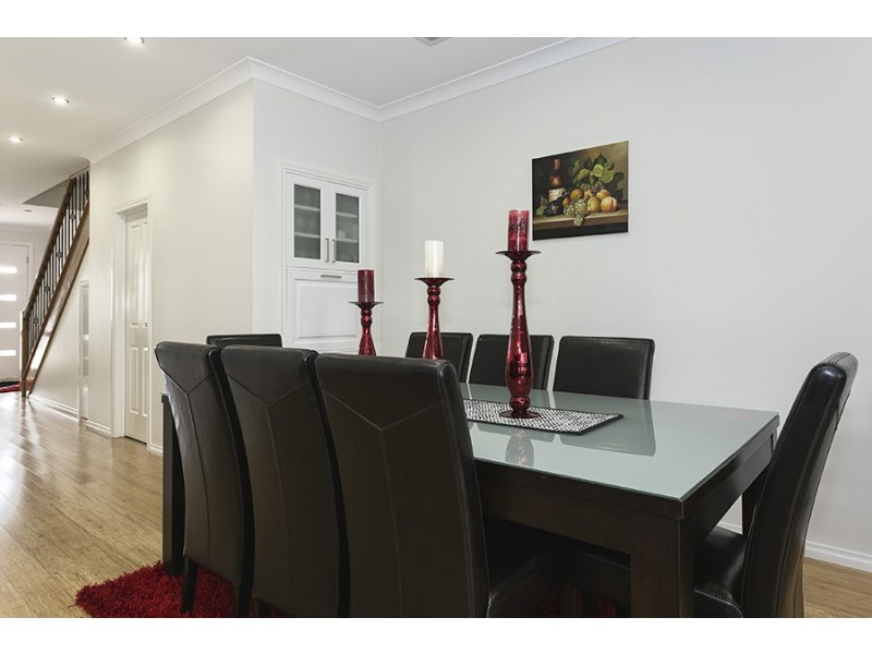 5 Beaconsfield Lane, Caroline Springs VIC 3023