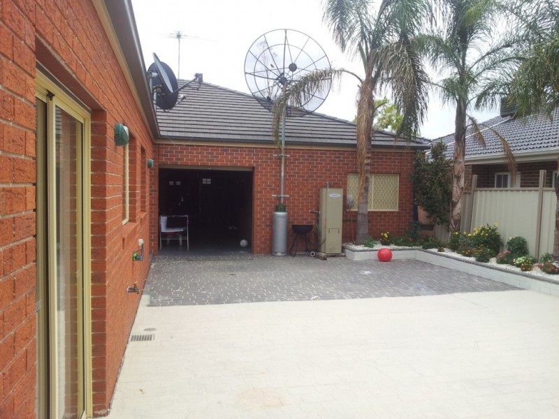 8 Clare Brennan Drive, Cairnlea VIC 3023