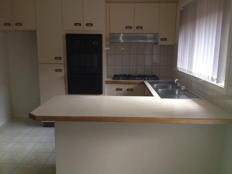 8 Kiparra Close, St Albans VIC 3021